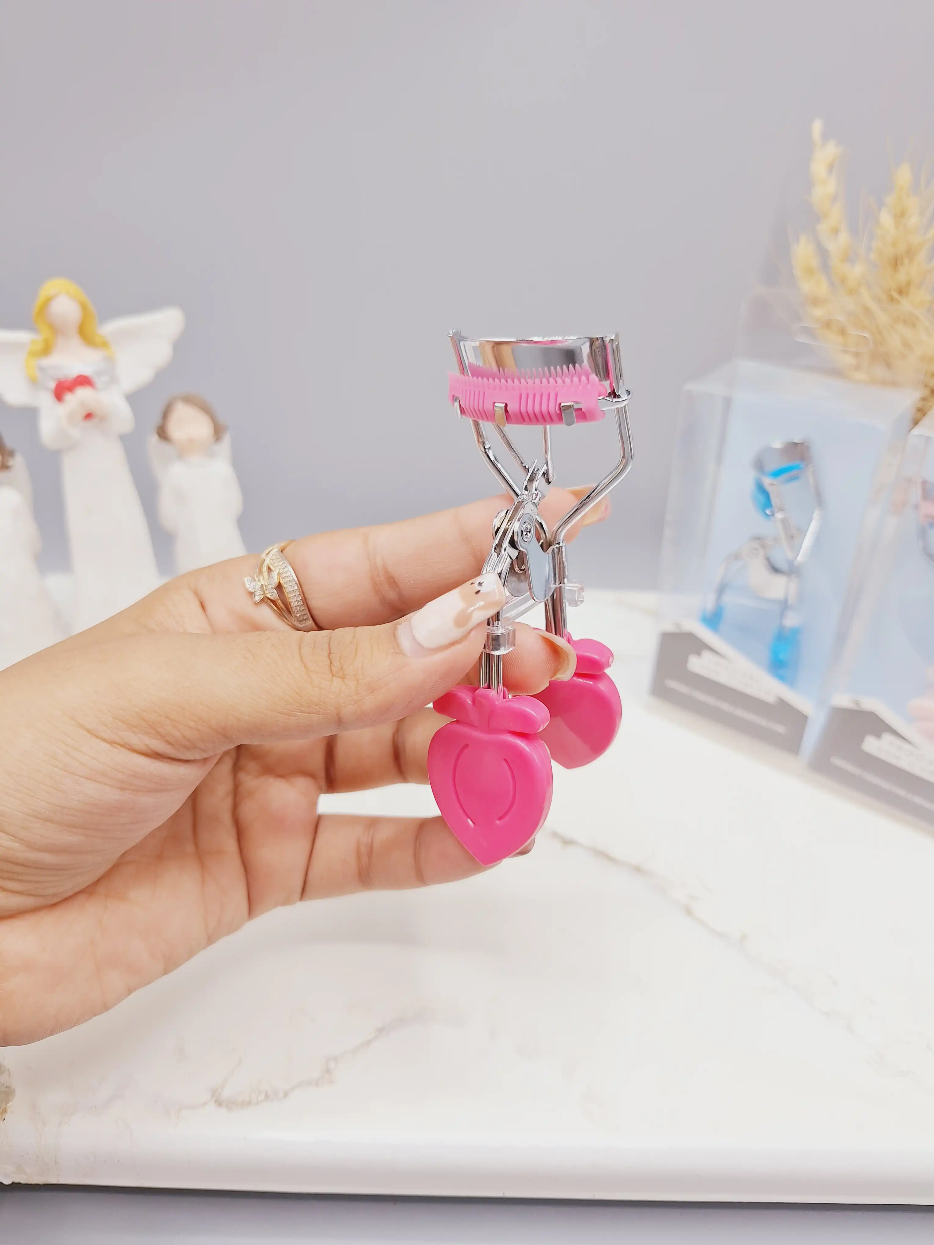 فرمژه شانه دار طرح توت فرنگی
