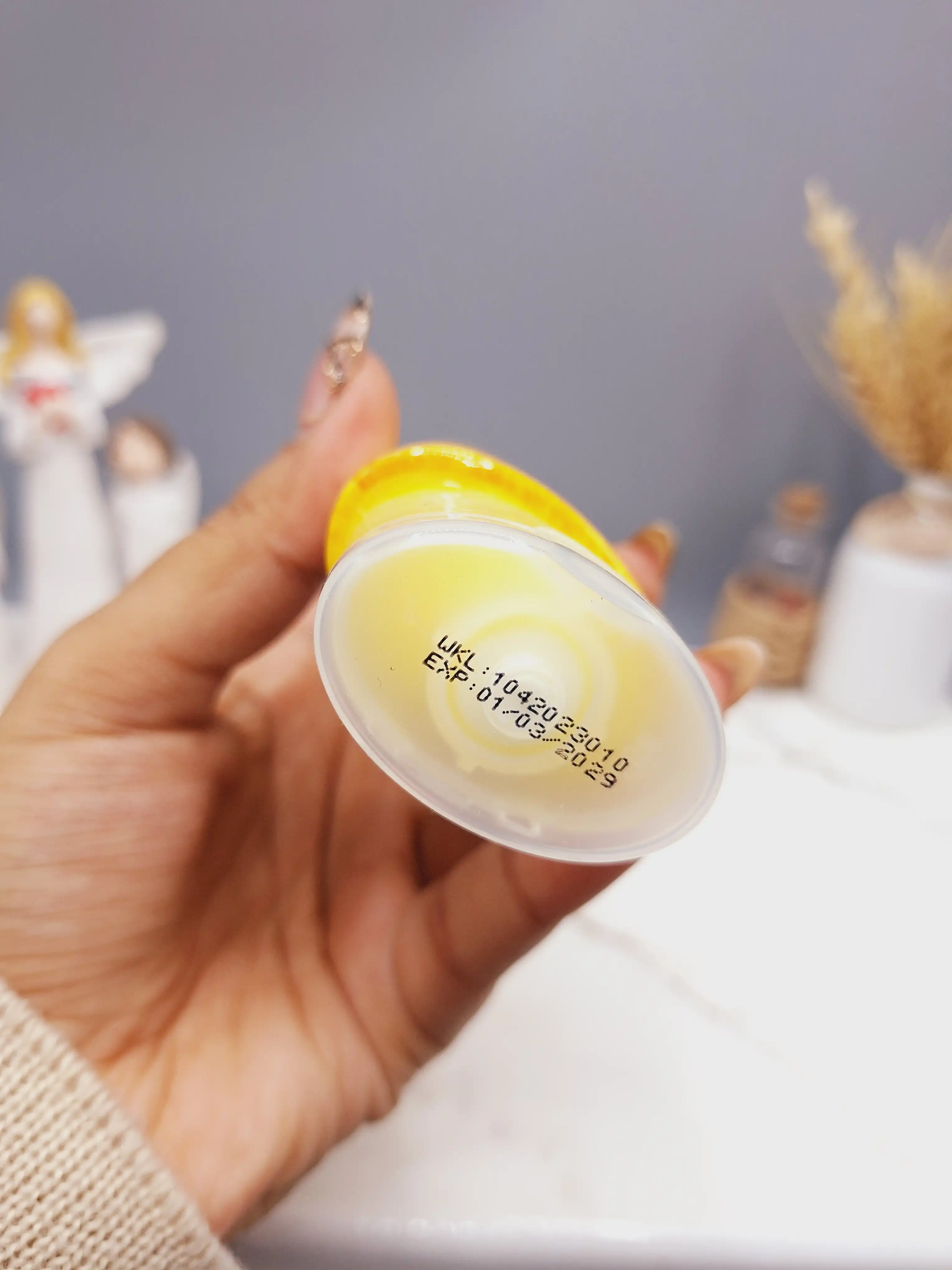 کرم آبرسان قوی دست و صورت رایحه لیمو وکالی 100 میل کد FM038